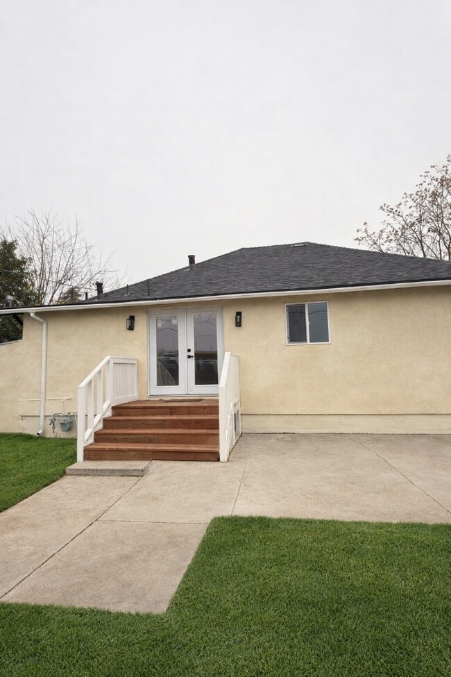 Building Photo - 3106 High St