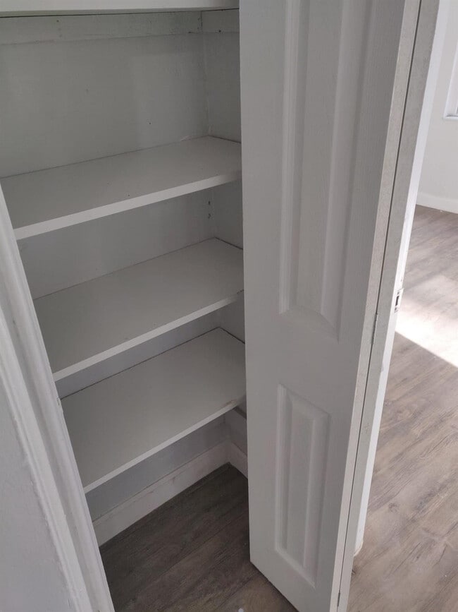 Building Photo - 210 SW 7th St