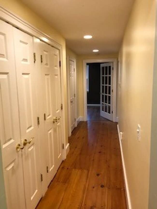 Building Photo - Modern 2Br / 2Ba Cape Style Home in Quiet ...