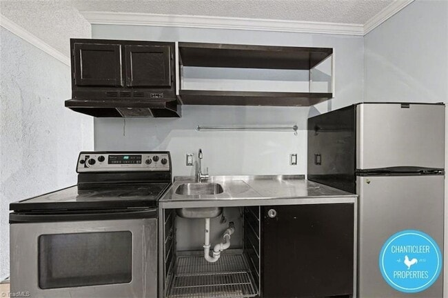 Building Photo - 1047 W Academy St