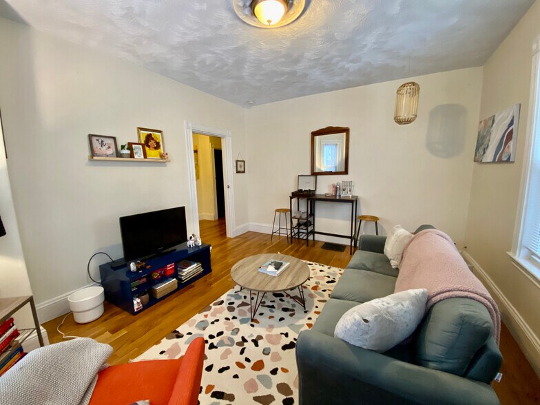 Building Photo - 30 Egleston St