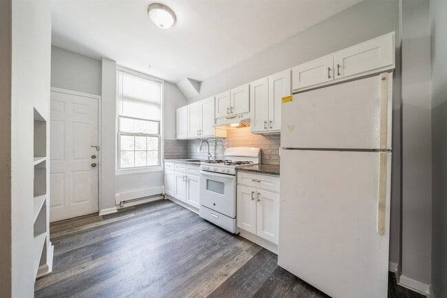 Building Photo - 309 14th St