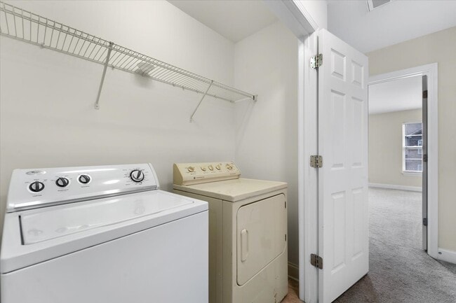 Building Photo - 3770 Shadow Ridge Dr