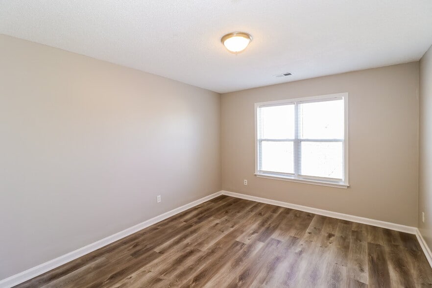 Building Photo - 9395 Brancaster Dr