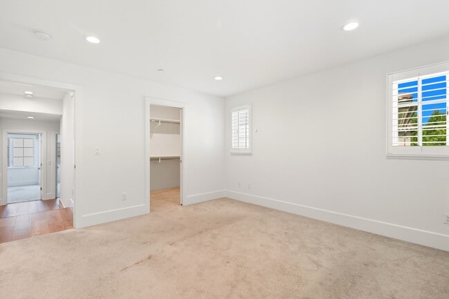 Building Photo - 39527 Stevenson Pl
