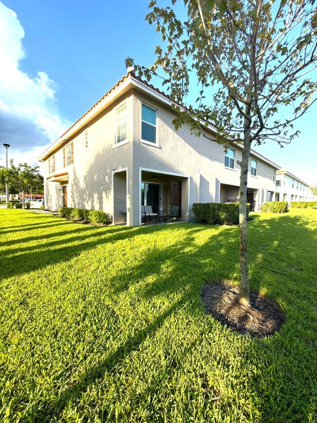 Building Photo - 6794 Broadwater Ln