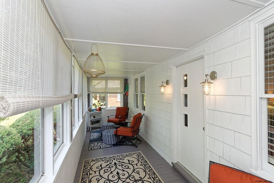 Building Photo - 263 N Greenbush Rd