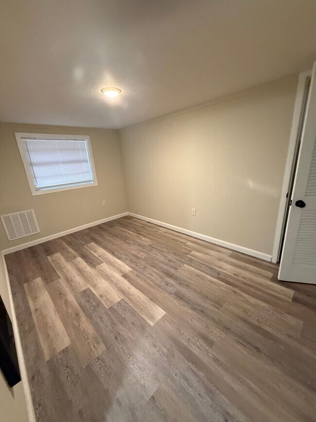 Building Photo - Springdale A