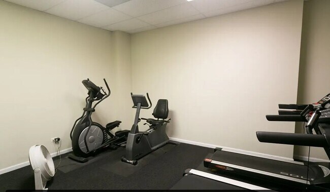 Building Photo - Sheridan