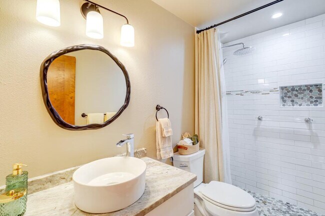 Building Photo - 113 Margarita Rd