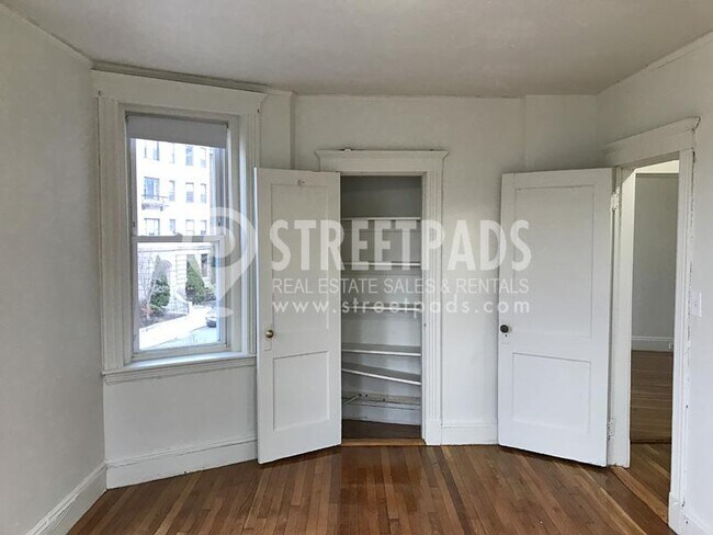 Building Photo - 1 bedroom in Boston MA 02215