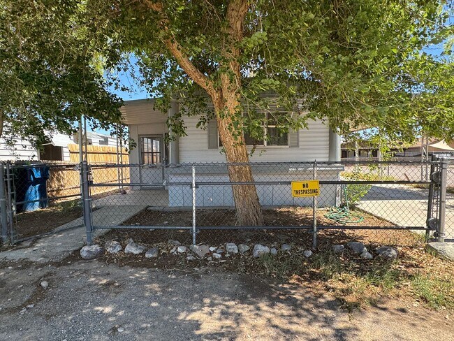 Building Photo - 2BR Mobile Unfurnished recent remodel/Refr...