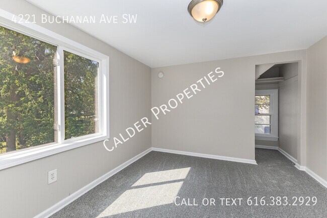 Building Photo - 4221 Buchanan Ave SW