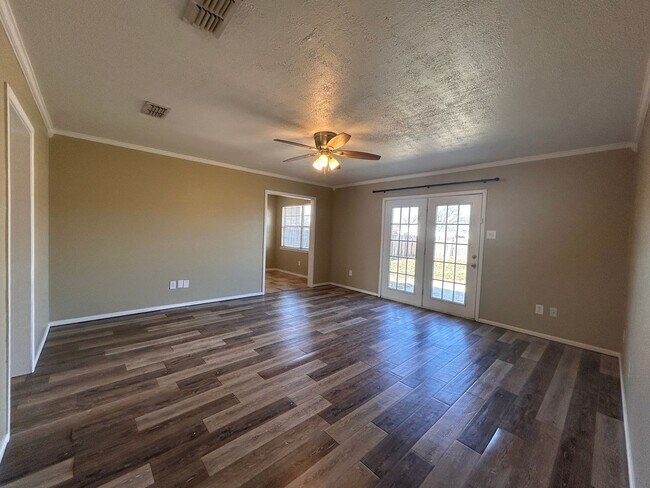 Building Photo - Sharp 3/2 in Frenship School District