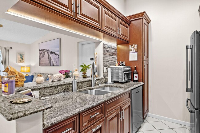 Building Photo - 2502 SE Anchorage Cove