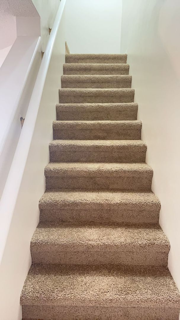 Building Photo - MOVE IN SPECIAL- Newly renovated 3 bedroom/2.5 bath townhouse for rent located in the lovely gate...