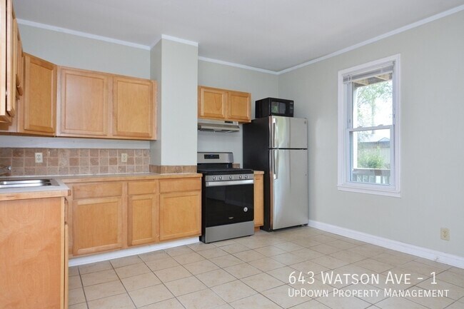 Building Photo - 643 Watson Ave
