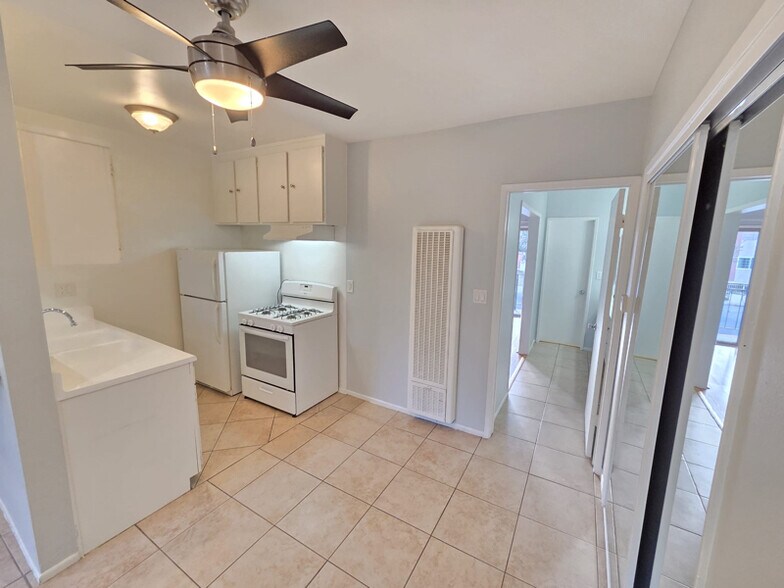 Building Photo - 4660 Kester Ave