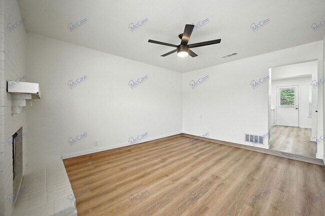 Building Photo - 730 Bluebonnet Dr