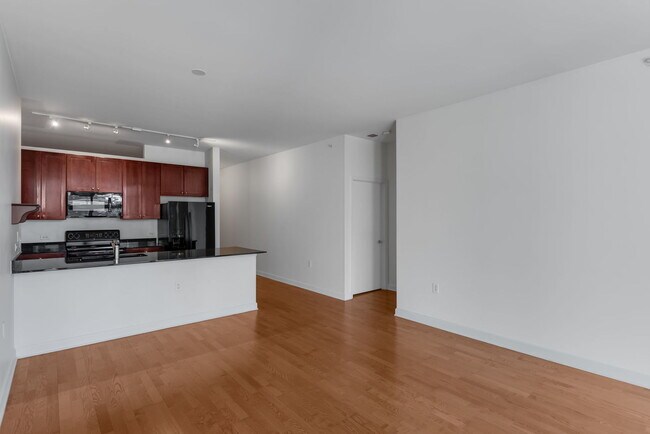 Building Photo - 1235 S Prairie Ave