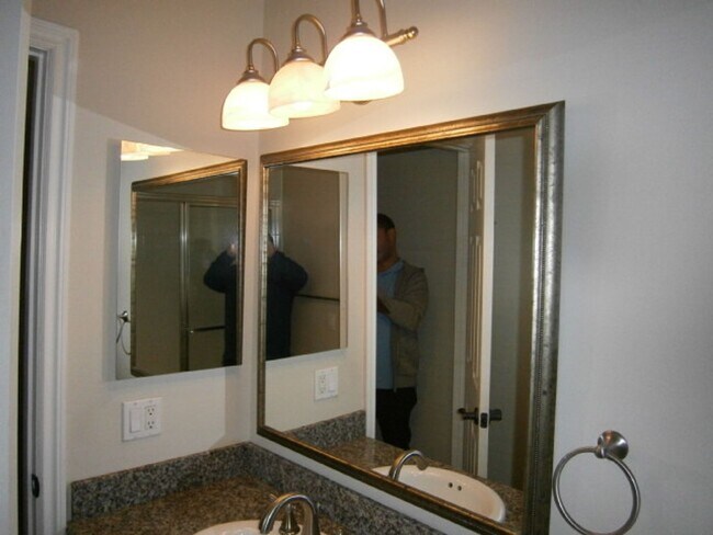 Building Photo - 2 Bedroom-2 Bathroom Single Story Condo; 2nd Floor unit in La Mesa