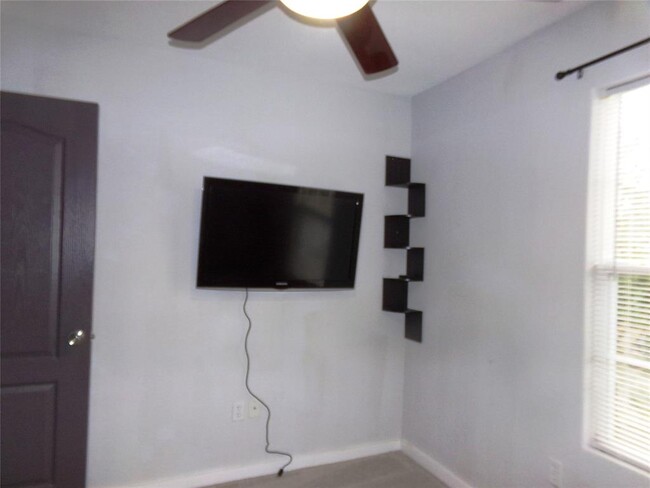 Building Photo - 20804 Delorio St