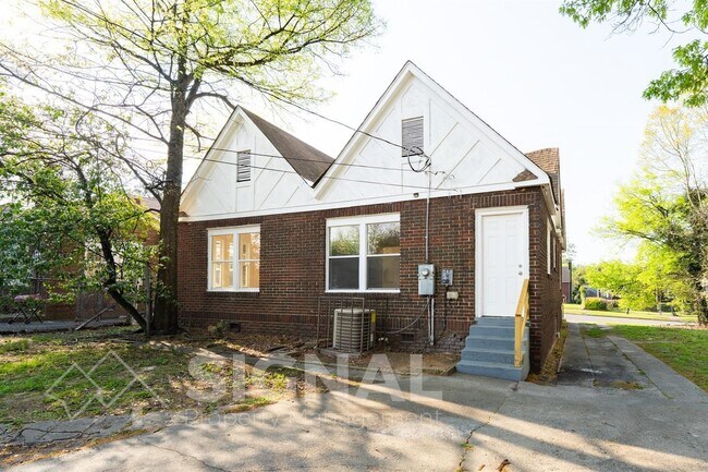 Building Photo - 1526 42nd St Ensley