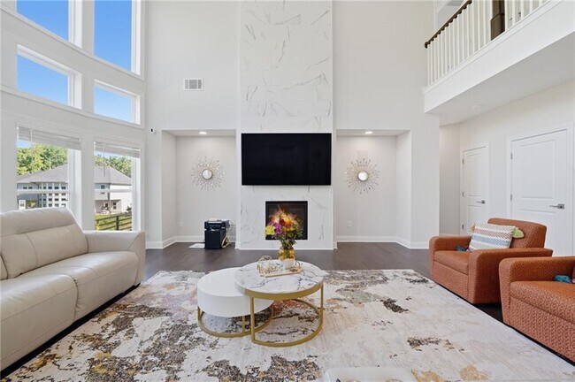 Building Photo - 4440 Kendall Pointe Dr