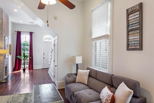 Building Photo - 1501 Robert C. Blakes Sr. Dr