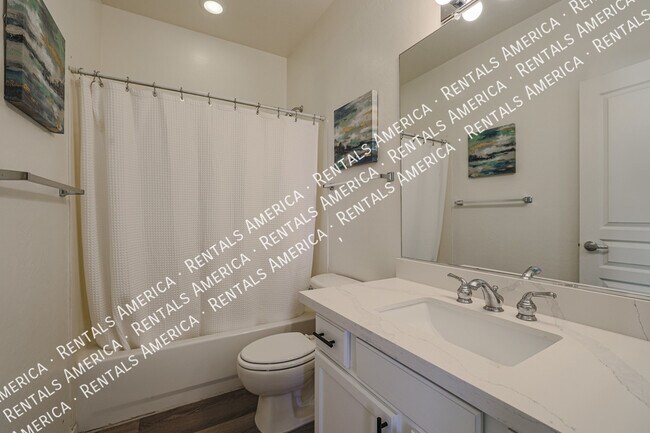 Building Photo - 2126 E Fawn Dr