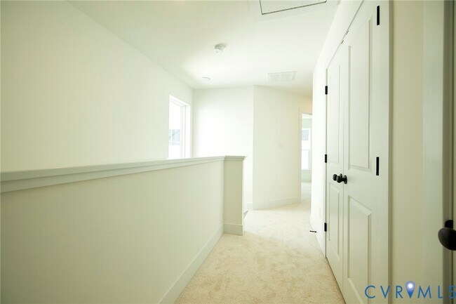 Building Photo - 15337 Sunray Wy