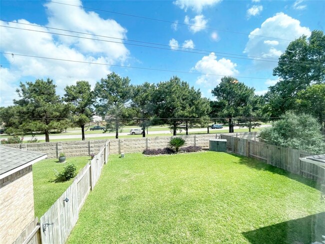 Building Photo - 26330 Longview Creek Dr