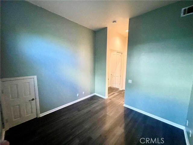 Building Photo - 6 Emerald Glen