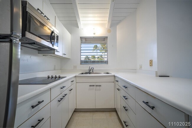 Building Photo - 1BR in Kailua – $2,995 (Utilities Included) | Move-In Ready!
