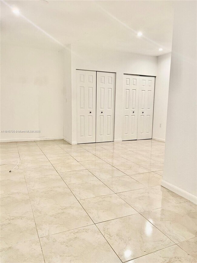 Building Photo - 18157 NW 89th Pl