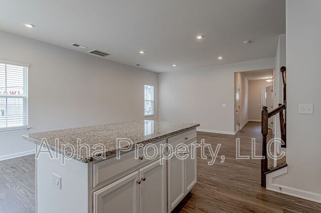 Building Photo - 520 Huntingdale Pl