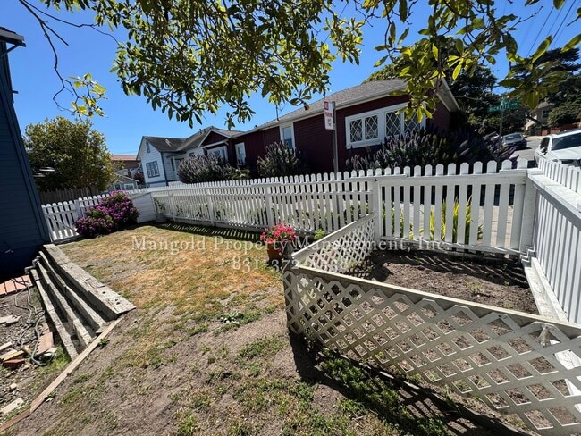 Building Photo - 4 Bedroom Ocean View Home with Private Balcony & Deck