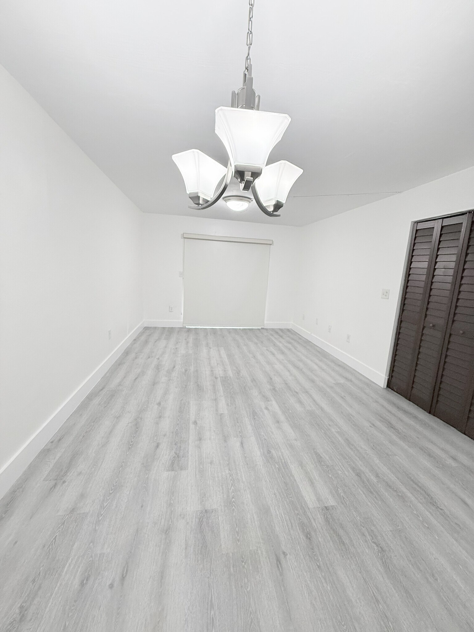 Building Photo - 145 SW 30th Ct