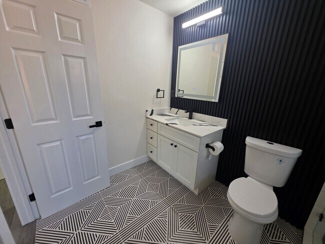 Building Photo - Remodeled Single Story in College neighborhood!