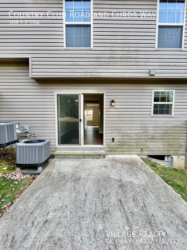 Building Photo - 705 Country Club Rd