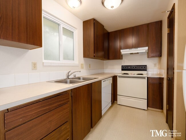 Building Photo - Great 2BD Condo in Fantastic Cascade Park Location!