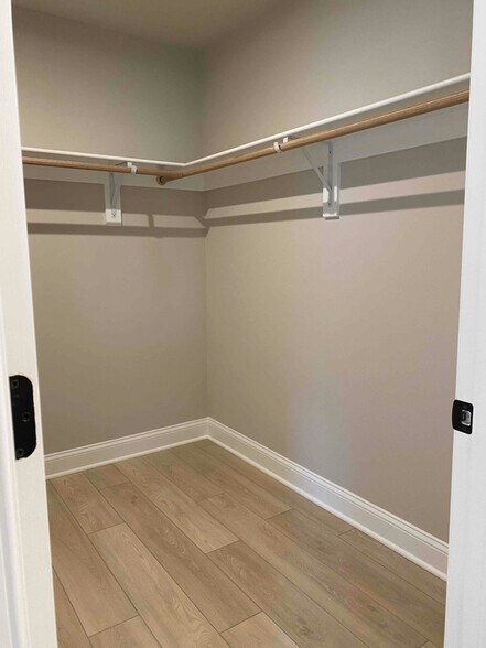 Building Photo - 209 Sunbird Ln