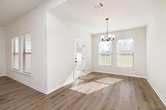 Building Photo - 41401 Cozy Wy