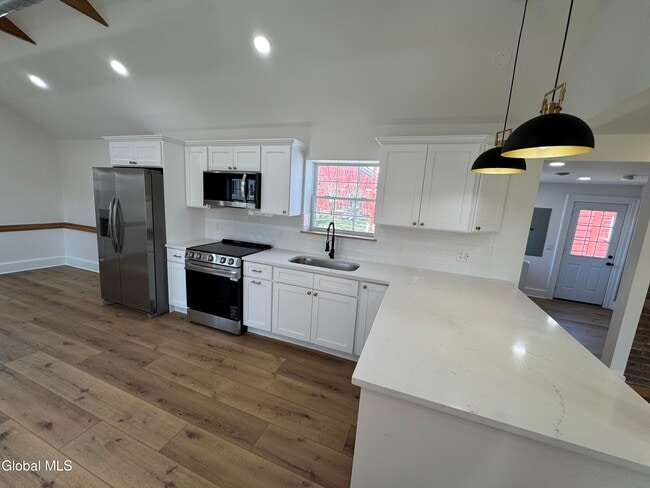 Building Photo - 675 Mac Elroy Rd