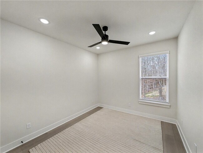 Building Photo - 30 Cromer Dr