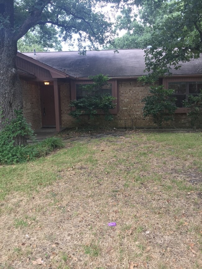 Building Photo - Great 3/2 House for Lease