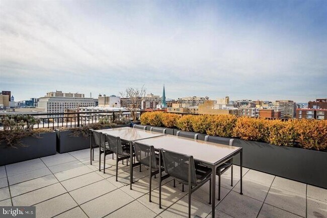 Building Photo - 1011 M St NW