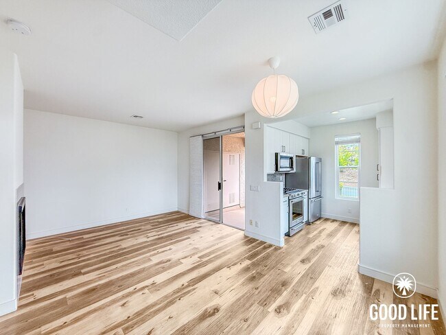 Building Photo - SD: Bright 1BD/1BA Condo in Carmel Valley with Pool, Private Balcony & In-Unit Laundry