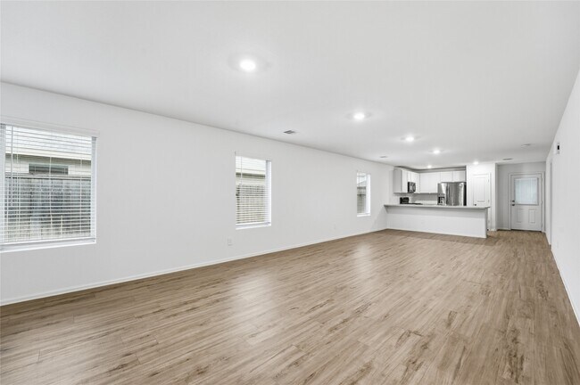 Building Photo - 213 Rustic Ridge Cir