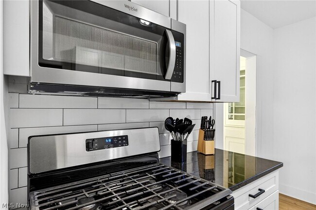 Building Photo - 3326 E Overlook Rd